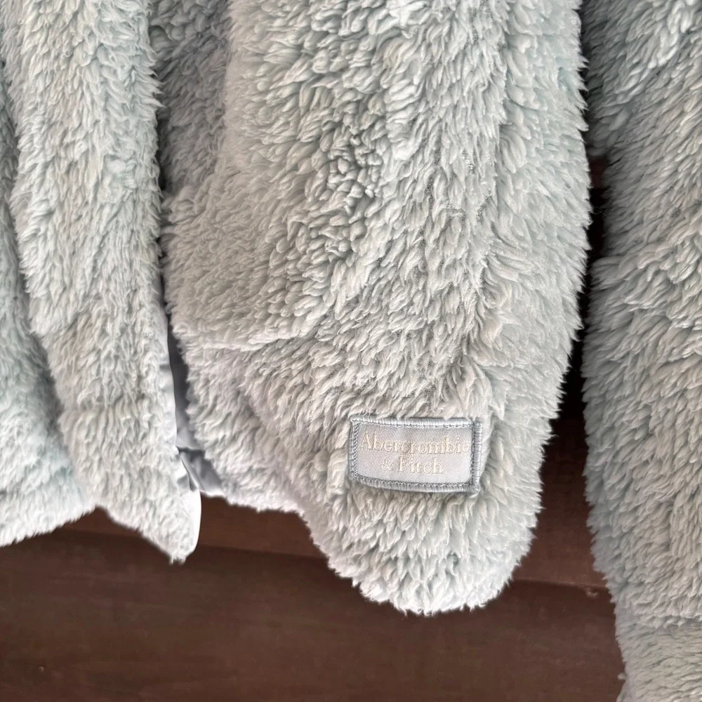 Abercrombie Kids Girls Light Blue Fuzzy Sherpa Fleece Full Zip Jacket Size 11/12